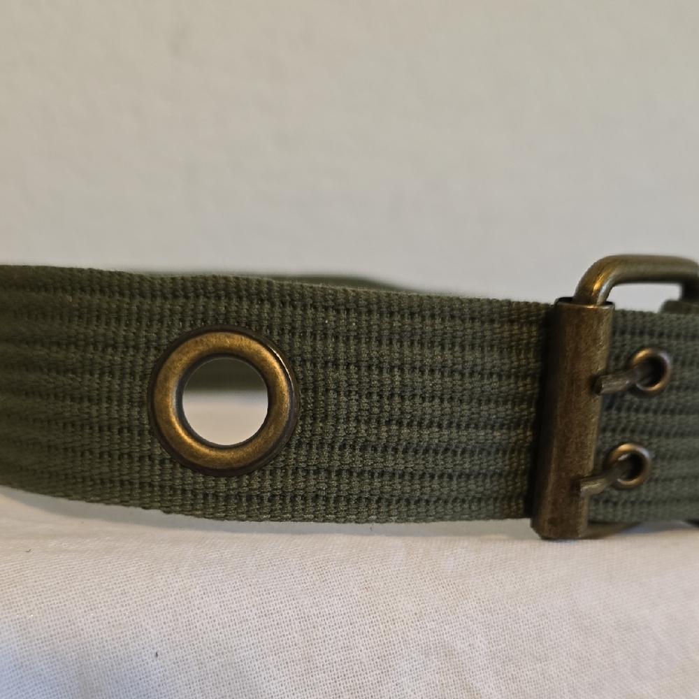 Women's Olive Green Canvas Belt. GC - Picture 3 of 11